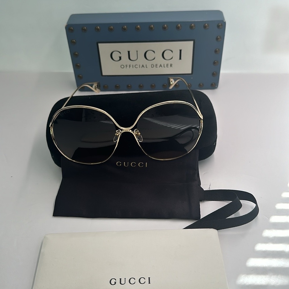 New - Authentic Clear GUCCI OVERSIZED SUNGLASSES - Picture 10 of 17